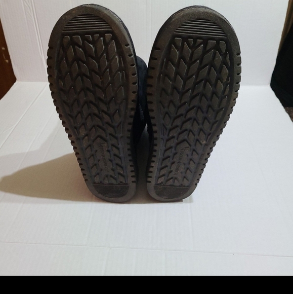 Black koolaburra ugg boots size 10. - Picture 7 of 12